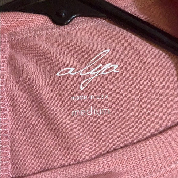 FRANCESCA’S mauve pink cold shoulder tee. NWT - Picture 7 of 8